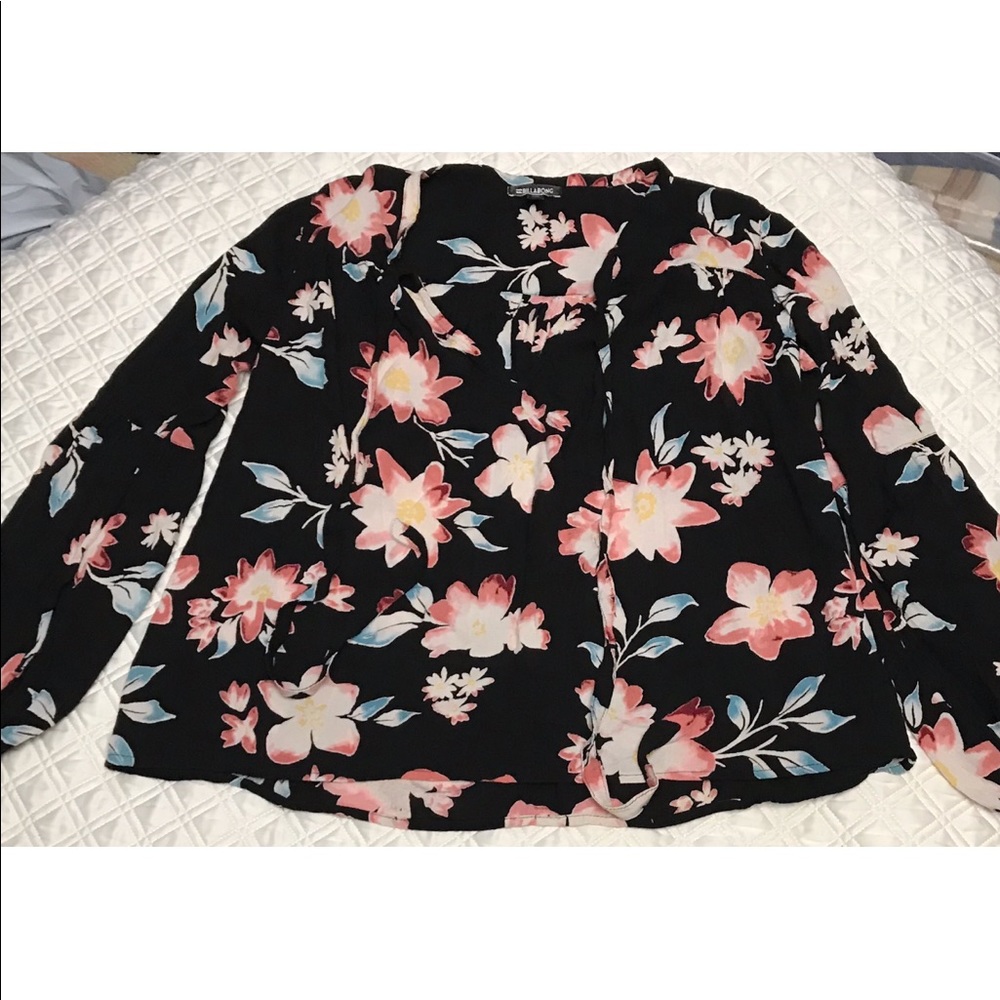 Billabong Women’s Floral Tie Front Top